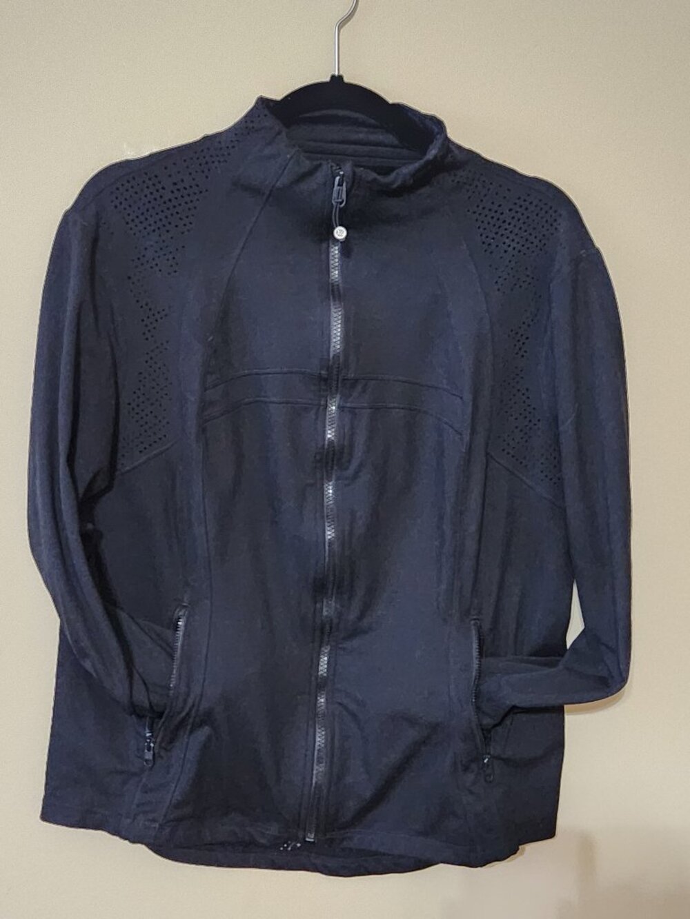 Tangerine Women’s XXL Black Full-Zip Activewear Jacket Laser-Cut Perforated Mesh